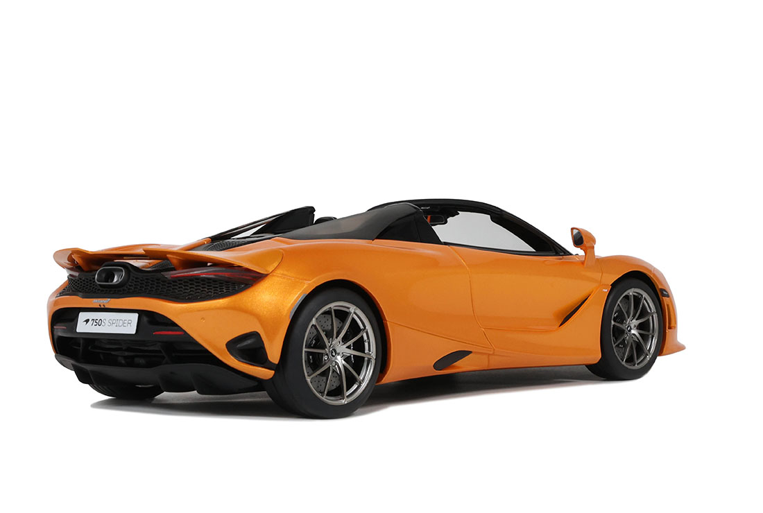 McLaren 750S spider