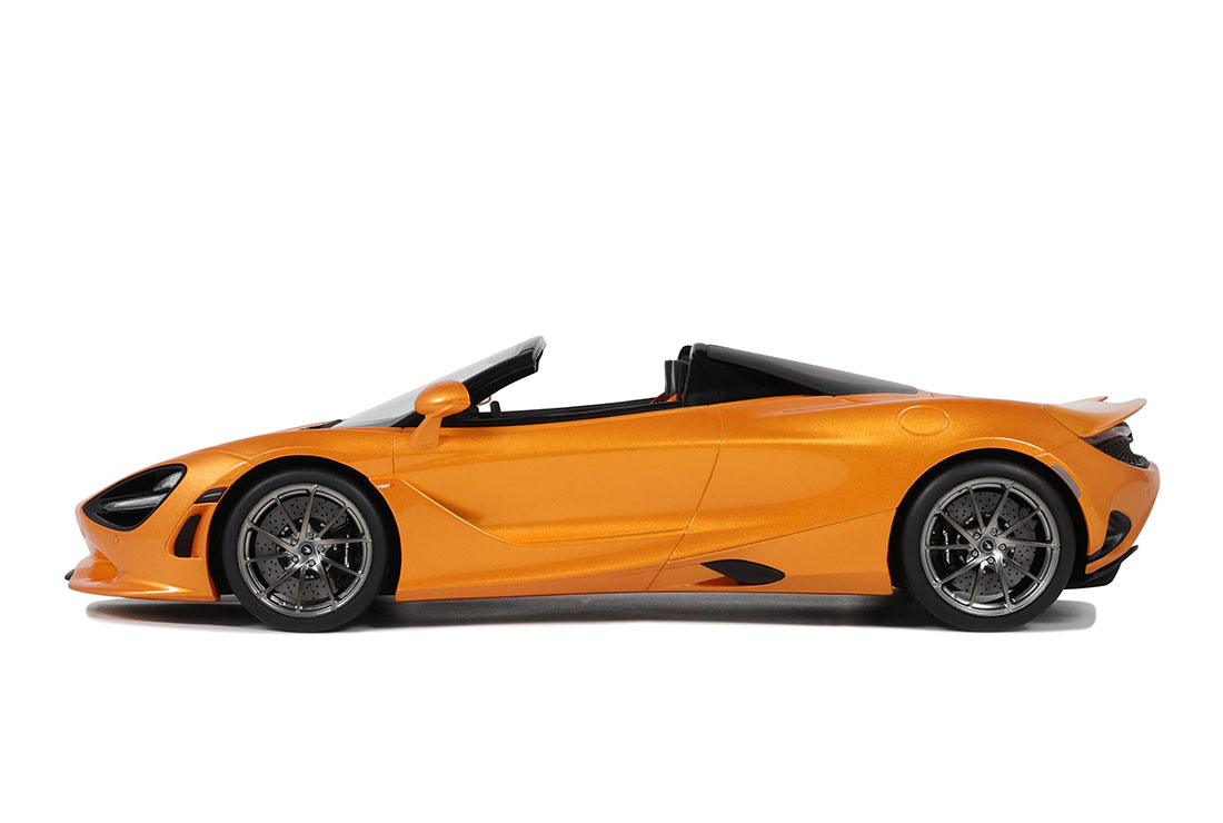 McLaren 750S spider