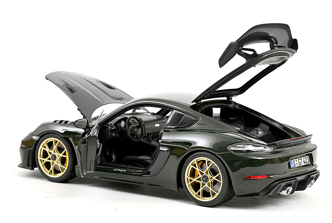 Porsche Cayman GT4 RS