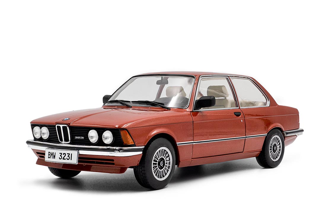 BMW 323i (E21)