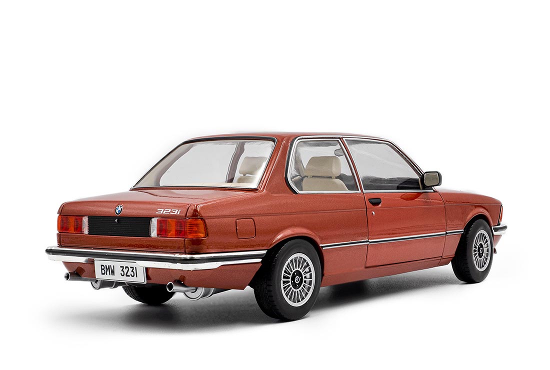 BMW 323i (E21)