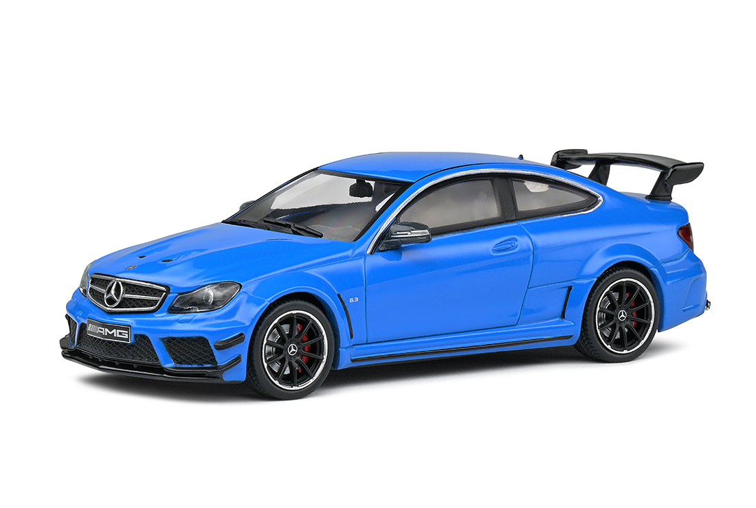 Mercedes C63 AMG black séries