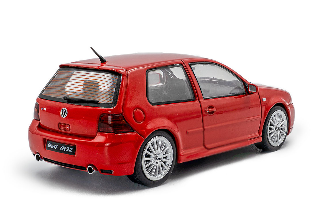 Volkswagen Golf IV (4) R32