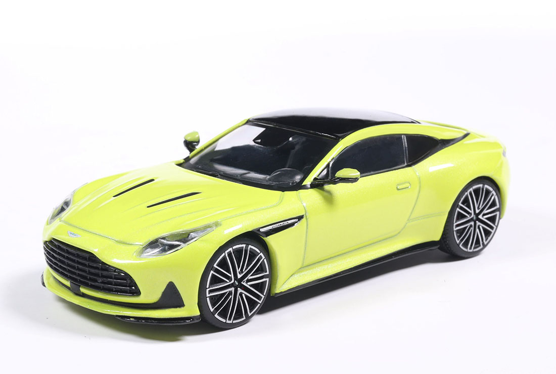 Aston Martin DB12